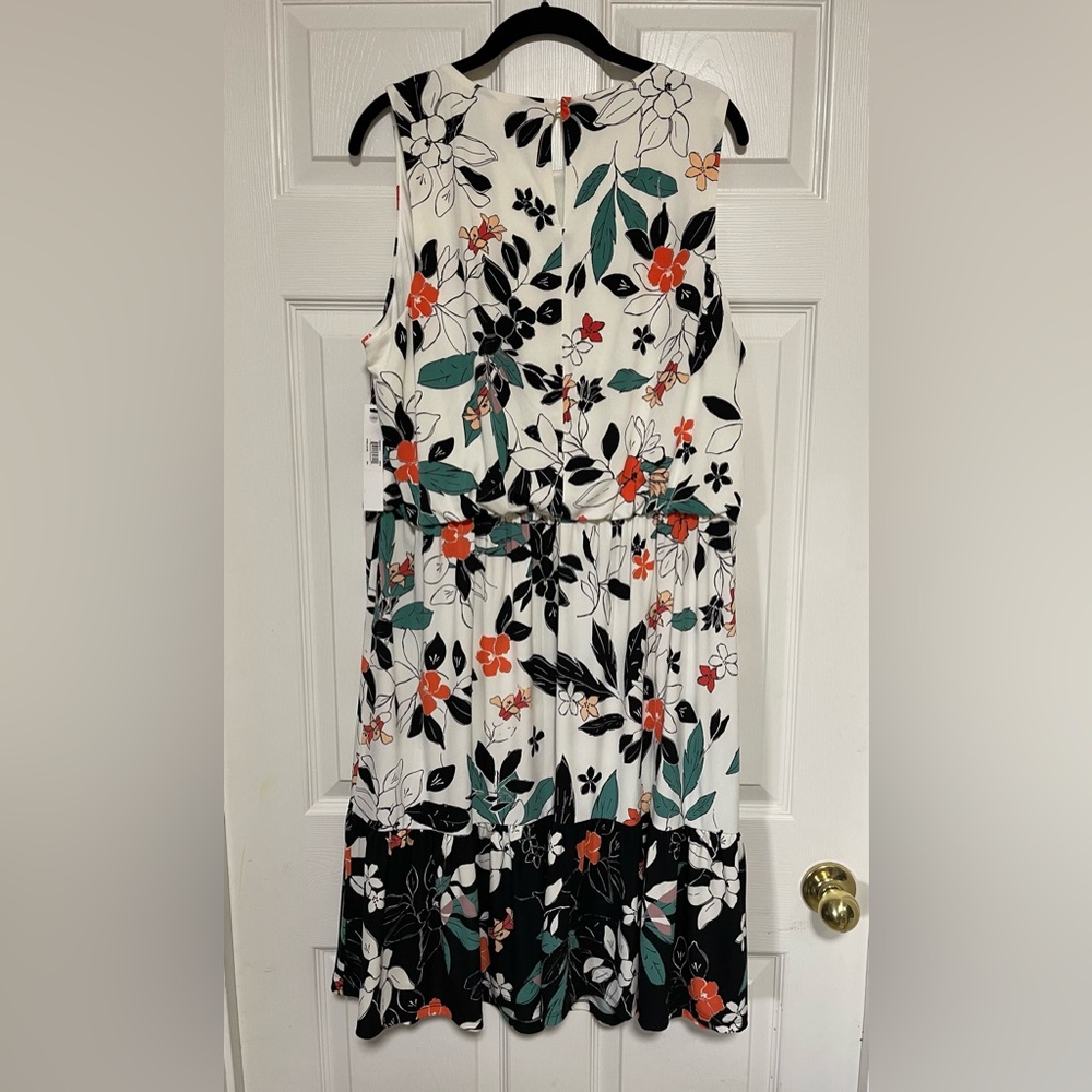 Floral Midi Dress in Black and White - Picture 7 of 15